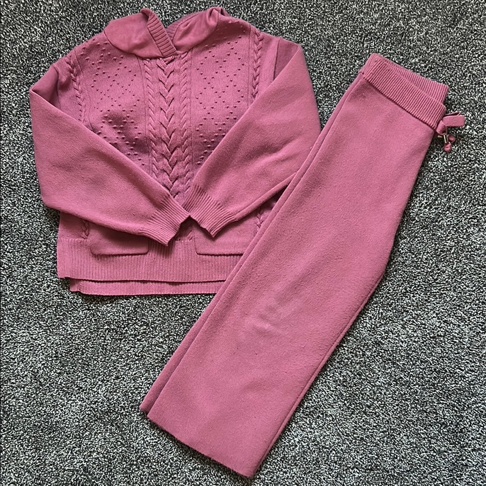 Gently used outfit set